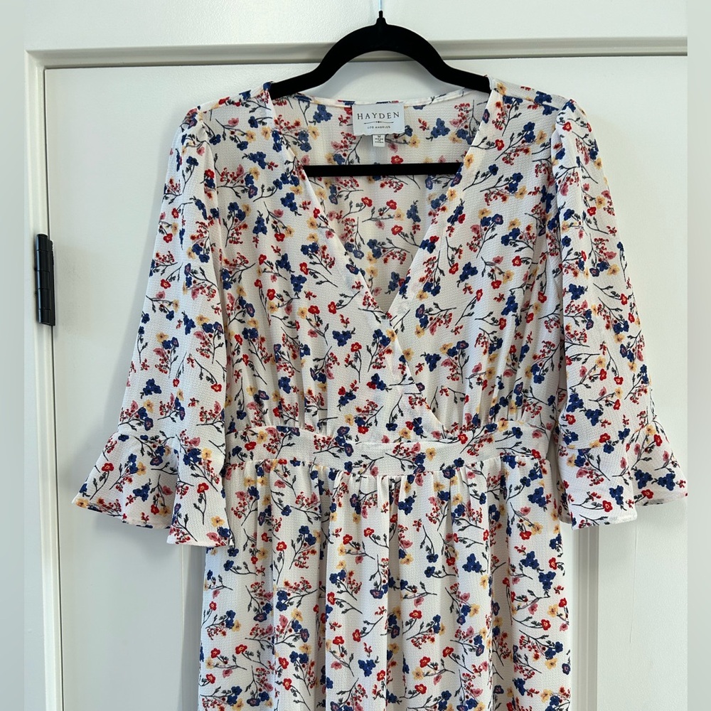 Hayden Los Angeles Floral Tiered Maxi Dress Boho V-Neck Flutter Sleeve Sz M - Picture 3 of 6